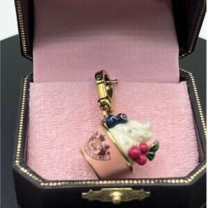 Juicy Couture Retire Ice Cream Frozen  Yogurt dish Cherry Charm